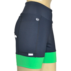 Shortinho 4 Bolsos Preto com Barra Verde Bonito - Pronta Entrega