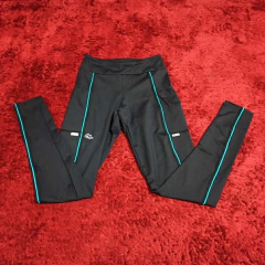 Calça 4 Bolsos Preta com detalhes em vivo Azul Claro