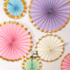 Rosetas colores pasteles con borde dorado x6 unidades