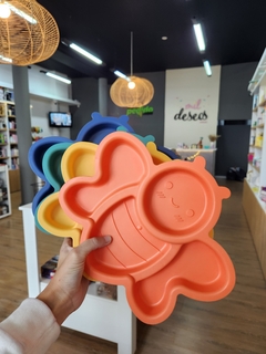 Platito mariposa plástico con divisiones (4 opciones de color) - comprar online