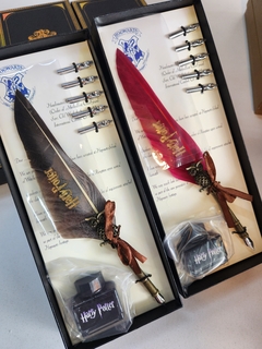Pluma Harry Potter con tintero y 6 puntas en caja (4 opciones de color) - comprar online