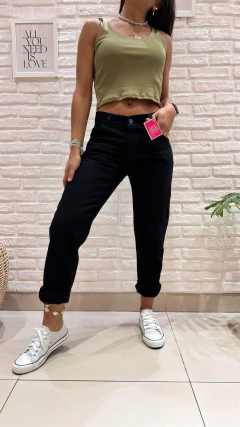 JEAN MOM NEGRO CLÁSICO- RÍGIDO (MARCA FREEDOM / TALLES 36 AL 44) - comprar online