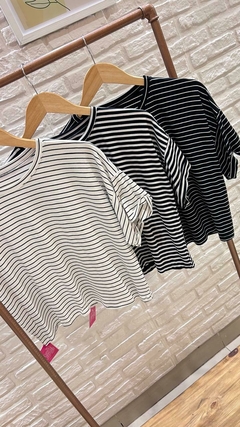 REMERA CROP OVERSIZE A RAYAS- MODAL (3 MODELOS / TALLE ÚNICO) en internet