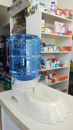 BEBEDERO MODELO DISPENSER ( 3.80LTS ) - comprar online