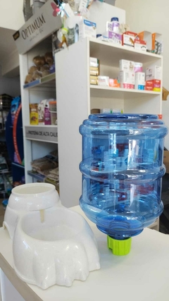 BEBEDERO MODELO DISPENSER ( 3.80LTS ) en internet
