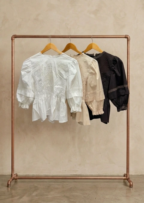Blusa Moon Bordada - NEW COLORS - tienda online