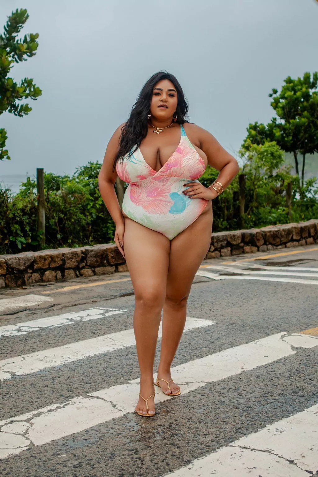 Maiô com bojo PLUS