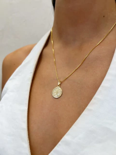 Colar Medalha Pequena São Bento Dourado