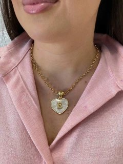 Colar Coração Madrepérola Inicial Personalizado (LEIA A DESCRIÇÃO)