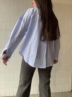 CAMISA OFFICE CELESTE CON RAYAS - Kaliptra