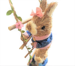 Casal de Coelhos Subindo Escada - 55cm na internet