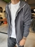 campera aurora - regular - tela parachute - rompe viento - forrada en su interior ( gris plomo ) - puntoaparte