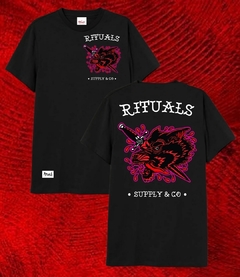 Remera Rituals Wolf Dagger Black