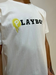 Remera Playboy Grafiti en internet