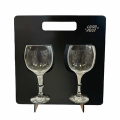 Soporte con dos copones de gin con logo en internet