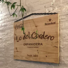 Cartel grabado en Pino de 18 mm