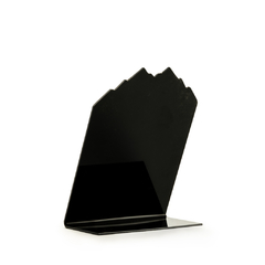 Distincion - acrilico negro con logo - Komuk Argentina