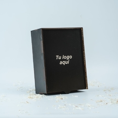 Caja fibroplus 26x20x9 cm con logo - Komuk Argentina
