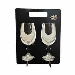 Soporte con dos copas de vino con logo - comprar online