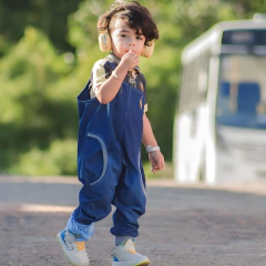 Jardineira Macacão Jeans Longa com Bolsos Bebê e Infantil - 2000 - Patrulha Street - Moda Bebê e Infantil