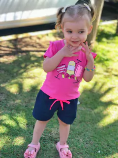 ​Conjunto Menina com 2 peças Blusinha Estampada e Short - 9025 na internet