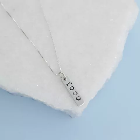 Colar com pingente foco