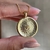 COLAR MODELO PONTEIRA ESTILO MANDALA CRAVEJADO COM CRISTAIS COR DOURADO OURO - loja online