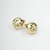 Brinco design moderno meia esfera com detalhes no centro, dourado, banhado a ouro 18k na internet