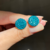 Brinco redondo de tamanho pequeno, modelo Ponteira/pizza, cor azul tiffany, cravejado manualmente com cristais - comprar online