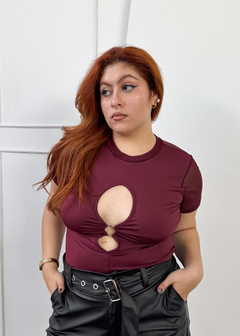 REMERA ARIANA (011540) en internet