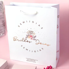 Imagem do Sacola Simples - 20x24x7,5cm {ENVIO SOMENTE EM 2026}