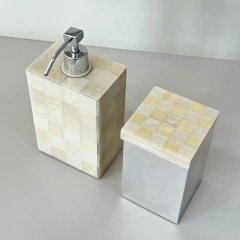 Conjunto Saboneteira e Pote em Resina Madre pérola - comprar online