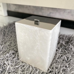 Lixeira com tampa articulada Madre Pérola com Cromado resina/inox na internet