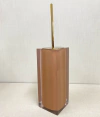 Porta escova sanitária em resina marrom claro com dourado