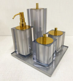 kit de banheiro 4 peças + bandeja 24x24 em resina cristal prata com dourado
