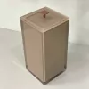 Lixeira em resina Alta Cristal Cappucino com Rosa Matte