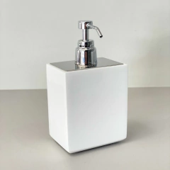 saboneteira em resina branco com cromado resina/inox