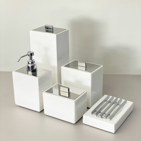 Kit de banheiro 5 peças em resina branco com cromado resina/inox