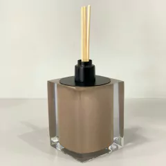 Porta difusor em resina cristal cappuccino com preto fosco