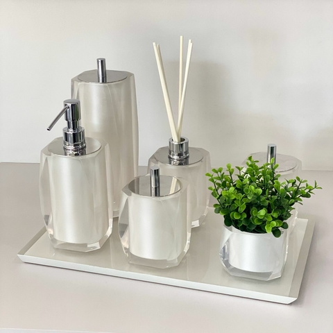 Kit de banheiro 6 peças + bandeja 40x24 em resina valência cristal pérola com cromado