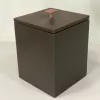 Lixeira em resina marrom fosca com rosa matte