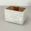 porta cotonete em resina madrepérola com red gold