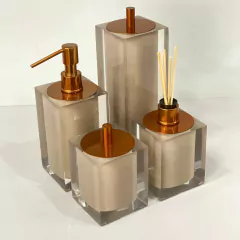 Kit de banheiro 4 peças em resina cristal cappuccino com red gold