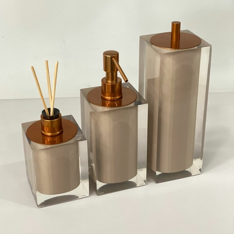 Kit de banheiro 3 peças em resina cristal cappuccino com red gold