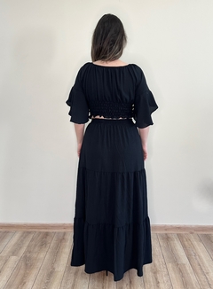Conjunto de cropped com manga e saia longa preta Melissa - Moniê