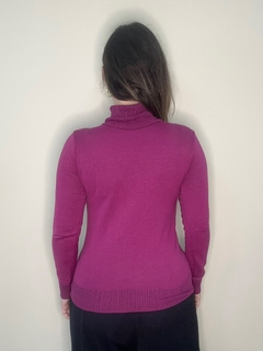 Blusa de tricot ajustada com gola alta - comprar online