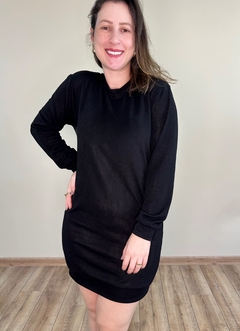 Vestido curto reto com toque peluciado preto Suzana - comprar online