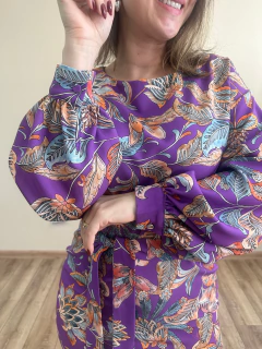 Vestido curto roxo estampadado com cinto Greta - comprar online