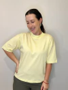 CAMISETA de algodão com gola na cor manteiga - comprar online