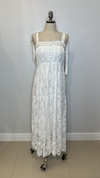 Vestido branco de alças finas e renda Cléo